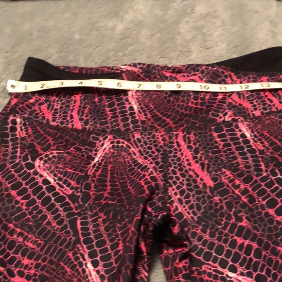 Exercise pants pink and black print, never worn like new - Picture 3 of 7